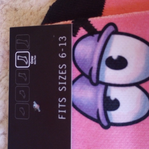 SpongeBob SquarePants odd socks - Picture 3 of 4